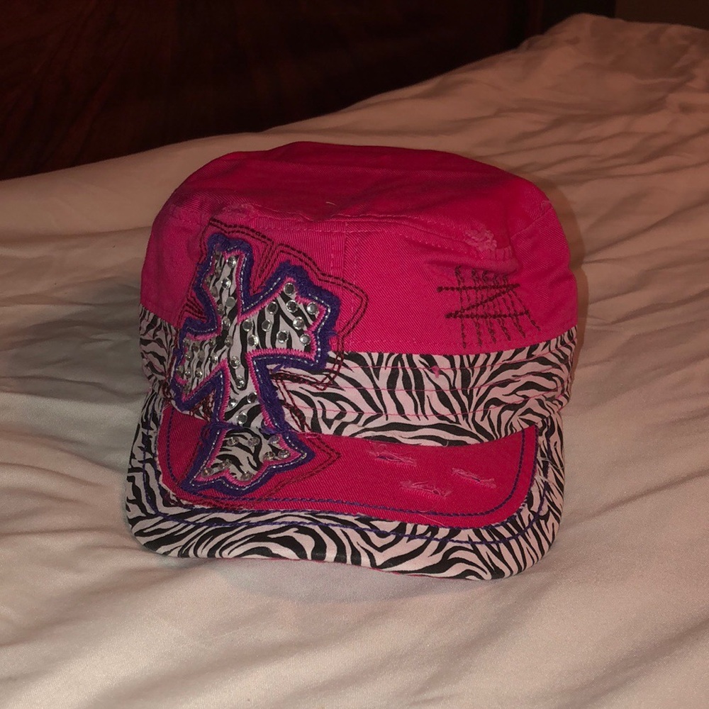Hats by the brand: Leader